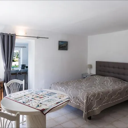 Ecuries Sainte Croix Bed & Breakfast Carcassonne Exterior photo
