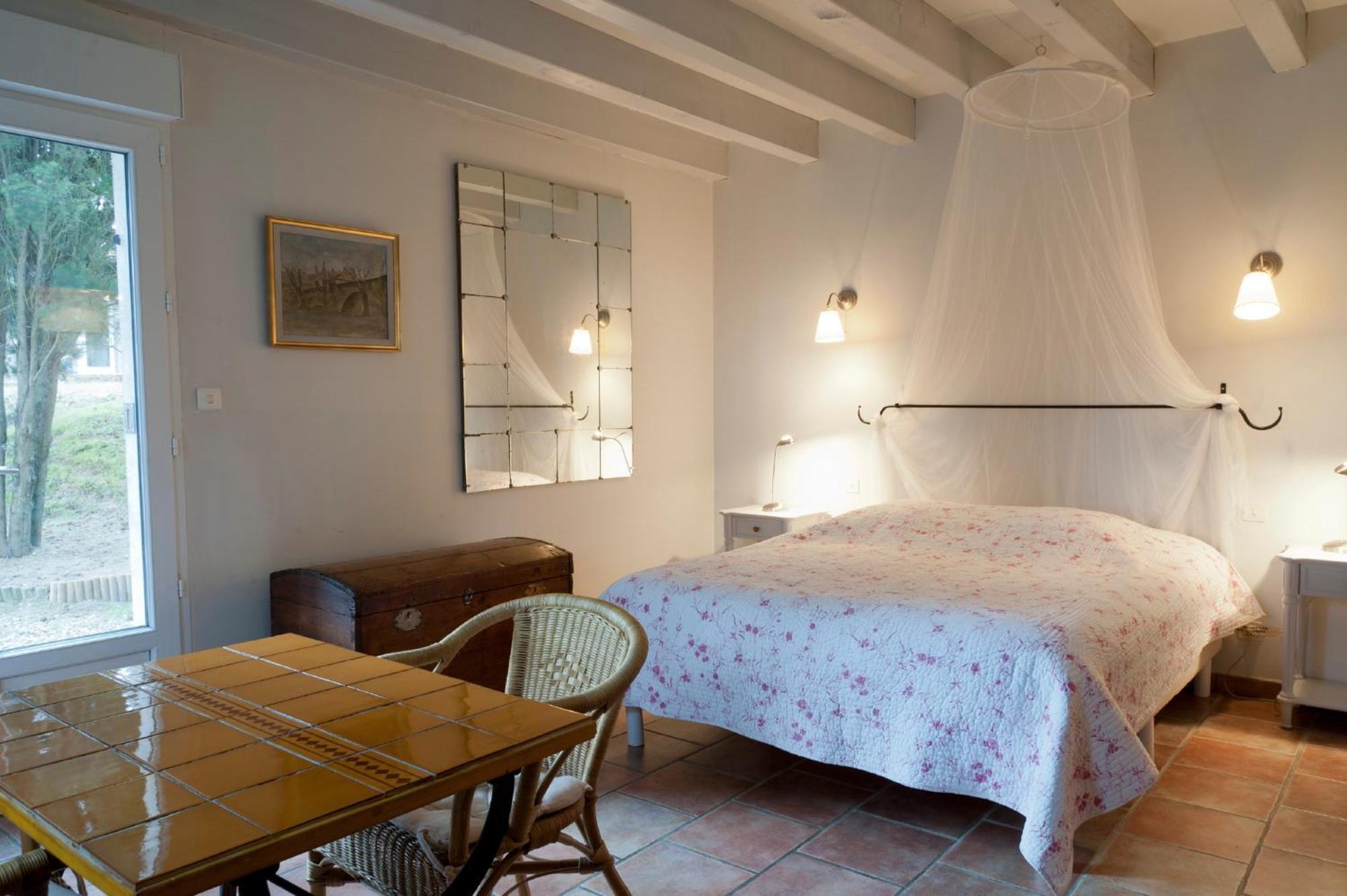 Bed & Breakfast Ecuries Sainte Croix 2*